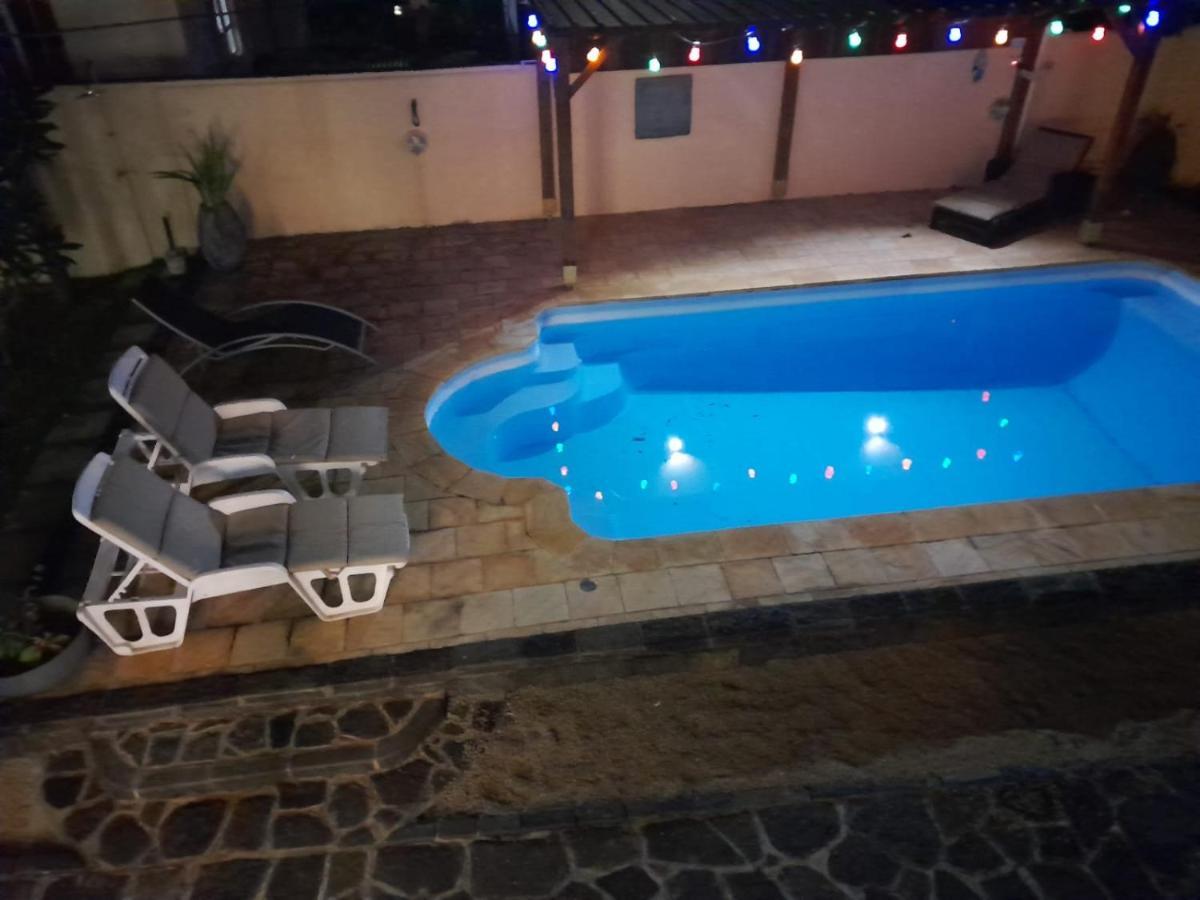 Villa Santa Avec Piscine Et Jardin Pointe aux Piments Εξωτερικό φωτογραφία
